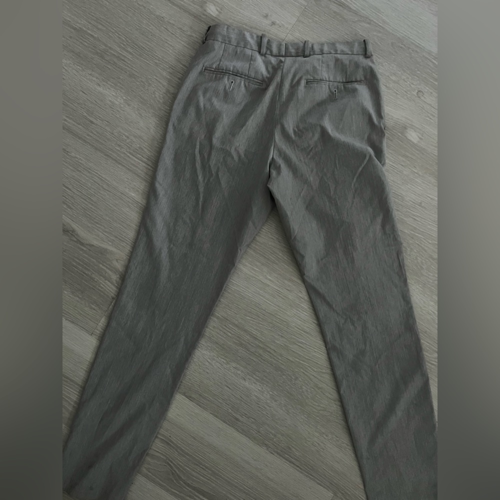 Men’s Perry Ellis Light Gray Dress Pants / Worn / Size: 30/32